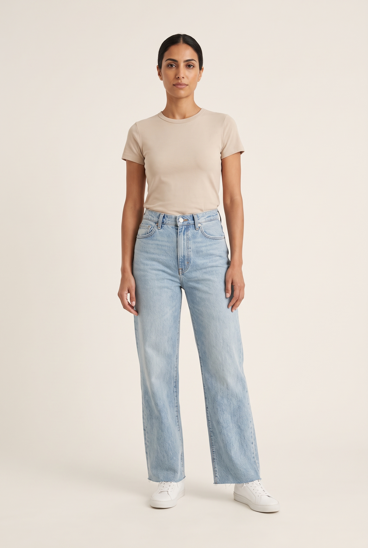 Washed Wide-Leg High-Waisted Jeans full look